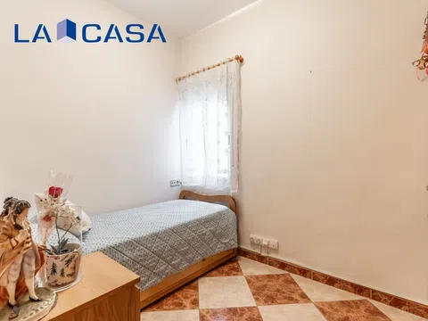 Flat in calle de Aldea del Fresno - Photo 18