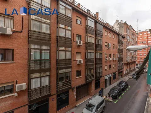 Flat in calle de Aldea del Fresno - Photo 5