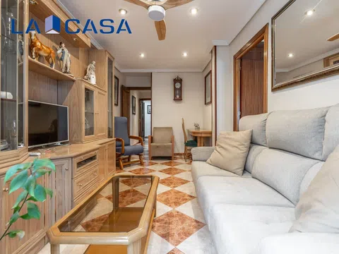 Flat in calle de Aldea del Fresno - Photo 9