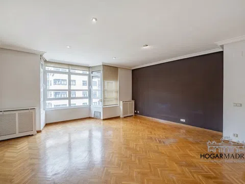 Flat in calle de Esteban Palacios - Photo 4
