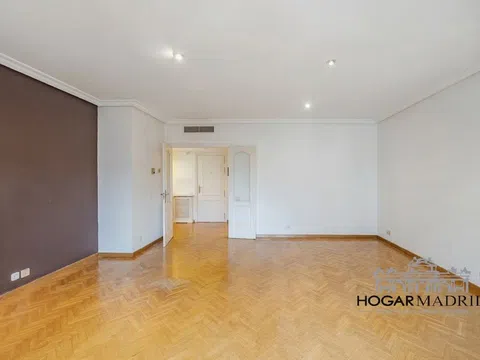 Flat in calle de Esteban Palacios - Photo 5