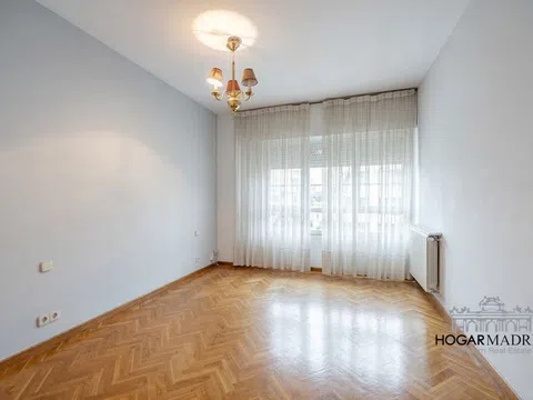 Flat in calle de Esteban Palacios - Photo 6