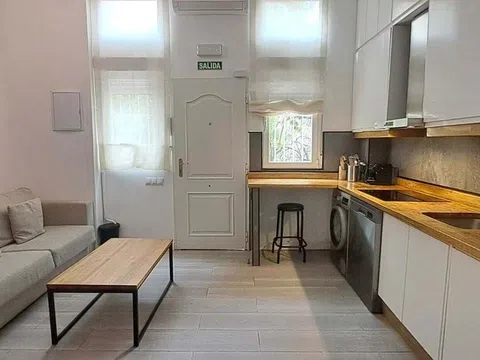 Flat - Photo 1