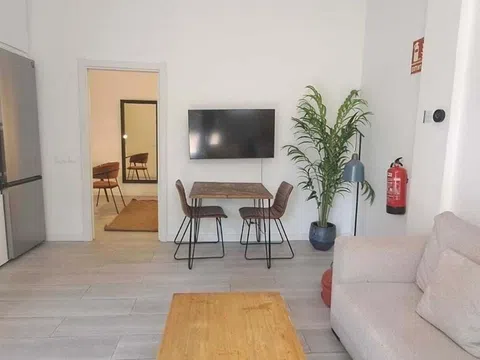 Flat - Photo 2