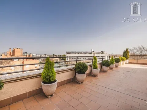 Penthouse - Photo 2