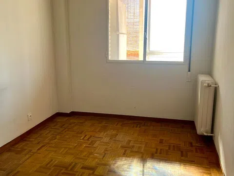 Flat in calle de Servando Batanero - Photo 7