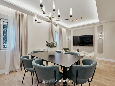 Flat in calle del Alcalde Sainz de Baranda - Photo 2