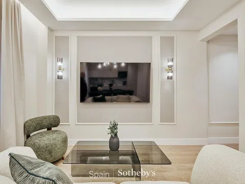 Flat in calle del Alcalde Sainz de Baranda - Photo 3