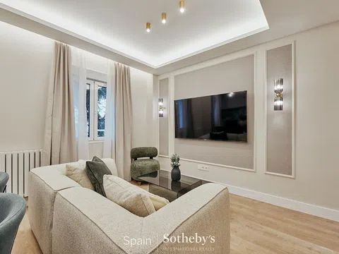Flat in calle del Alcalde Sainz de Baranda - Photo 4