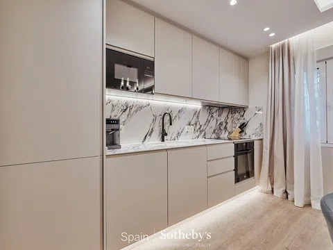 Flat in calle del Alcalde Sainz de Baranda - Photo 9