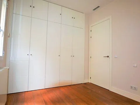 Flat in calle de Ferraz - Photo 12
