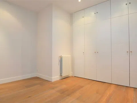 Flat in calle de Ferraz - Photo 16