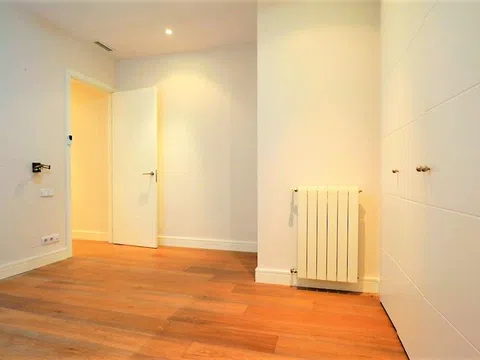 Flat in calle de Ferraz - Photo 17