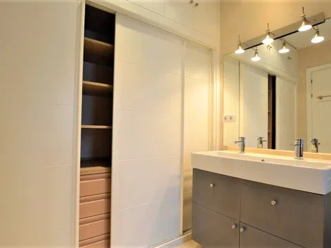 Flat in calle de Ferraz - Photo 19