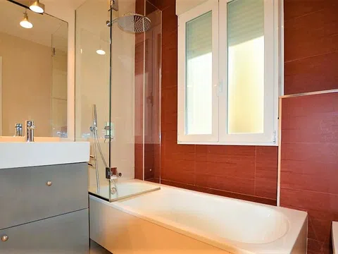 Flat in calle de Ferraz - Photo 20