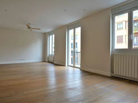 Flat in calle de Ferraz - Photo 4