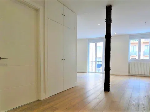 Flat in calle de Ferraz - Photo 5