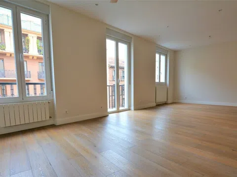 Flat in calle de Ferraz - Photo 7