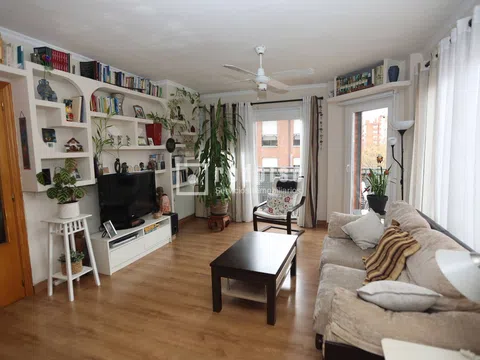 Flat - Photo 2