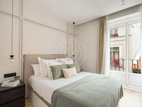 Flat in calle de Castelló - Photo 8
