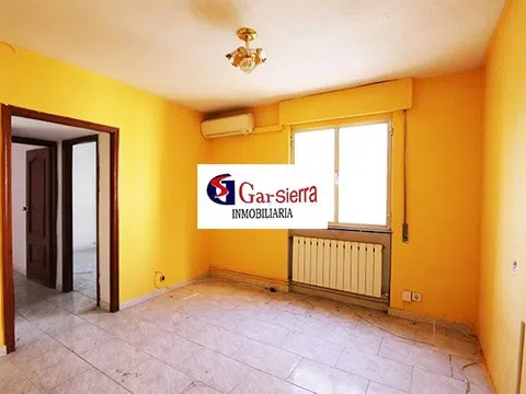 Flat in calle Arechavaleta - Photo 2