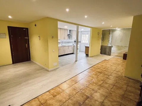 Flat in CL Albuñuelas - Photo 4