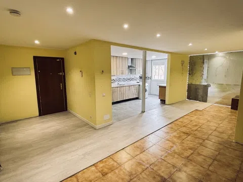 Flat in CL Albuñuelas - Photo 6