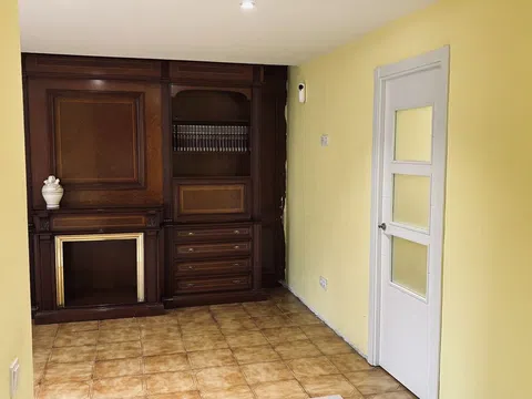 Flat in CL Albuñuelas - Photo 8