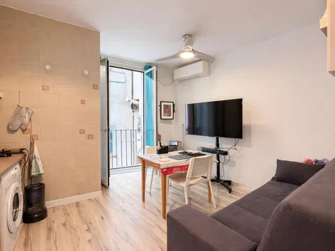 Flat in calle del Salitre - Photo 2