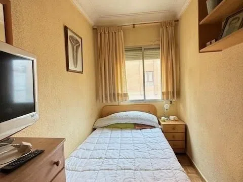 Flat in calle Sierra de Alcubierre - Photo 7