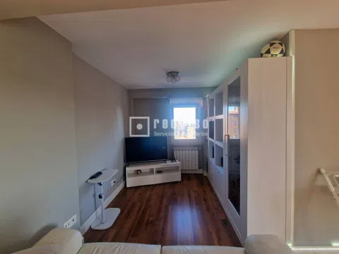 Flat in calle Gandhi - Photo 2
