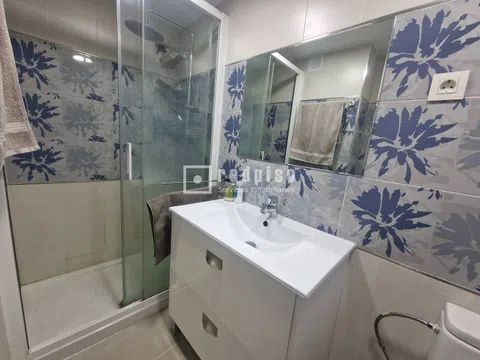 Flat in calle Gandhi - Photo 5