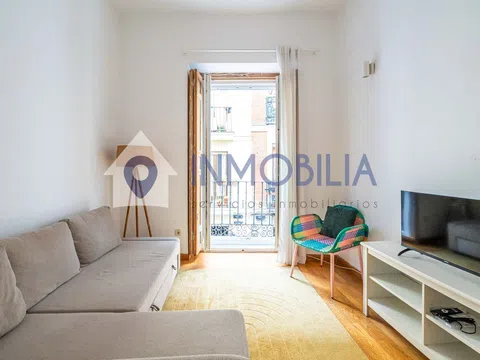Flat in calle de la Madera - Photo 2