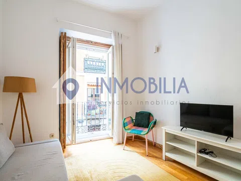 Flat in calle de la Madera - Photo 3