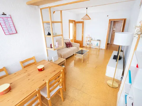Flat in calle de Seseña - Photo 2