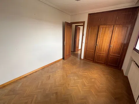 Flat in calle de Melchor Fernández Almagro - Photo 12