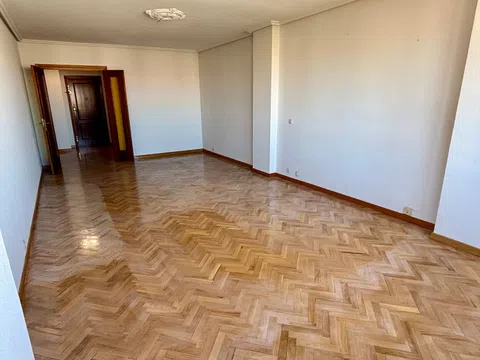 Flat in calle de Melchor Fernández Almagro - Photo 4