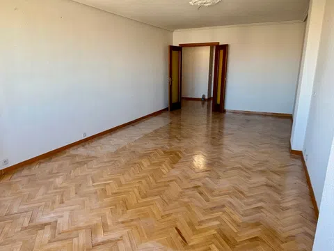 Flat in calle de Melchor Fernández Almagro - Photo 5
