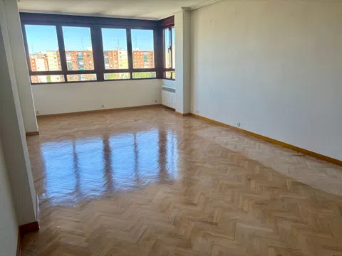 Flat in calle de Melchor Fernández Almagro - Photo 6