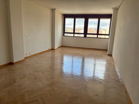 Flat in calle de Melchor Fernández Almagro - Photo 8