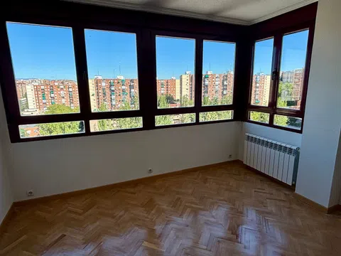 Flat in calle de Melchor Fernández Almagro - Photo 9