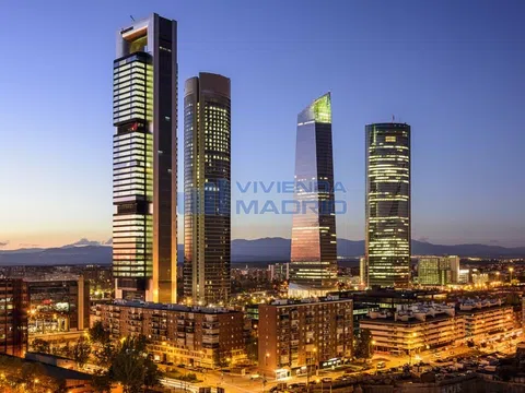 Flat in calle de Mariano Serrano - Photo 18