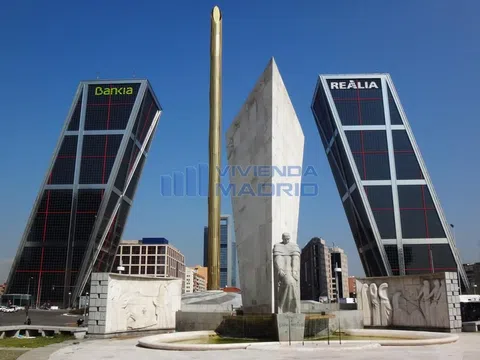 Flat in calle de Mariano Serrano - Photo 19