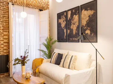 Flat in calle Escorial - Photo 2