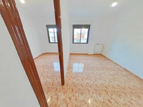 Flat - Photo 2