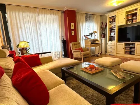 Penthouse - Photo 2
