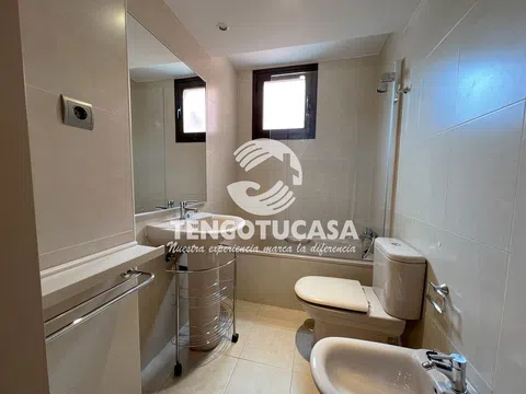 Flat in calle de Belfast - Photo 11