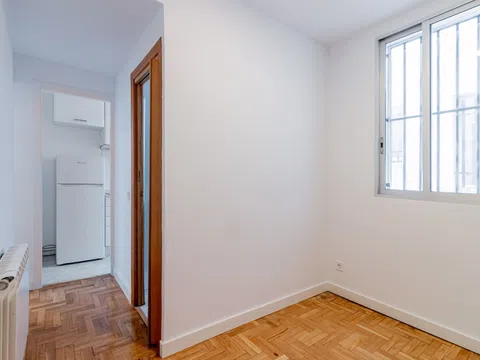 Flat in calle de Antonio López - Photo 5
