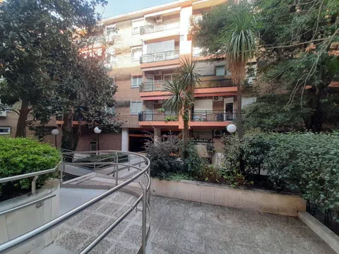 Flat in calle de Vinaroz - Photo 3