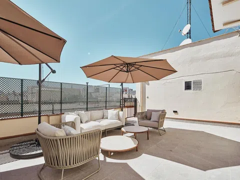 Penthouse - Photo 1